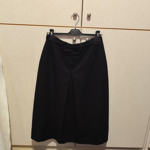 Black wool skirt like new, size L 40 12