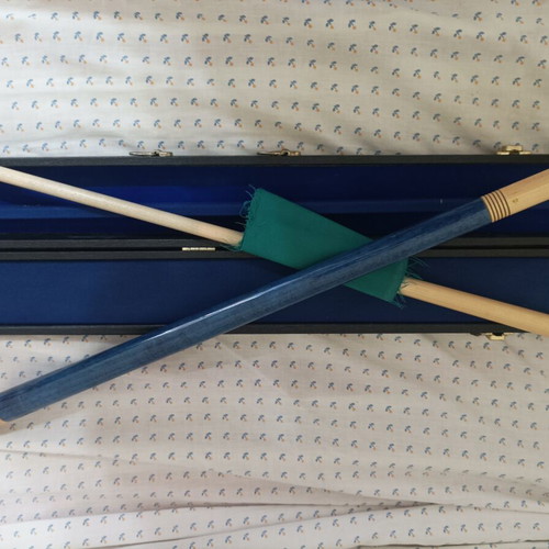 Billiard cue used, glued, fully functional