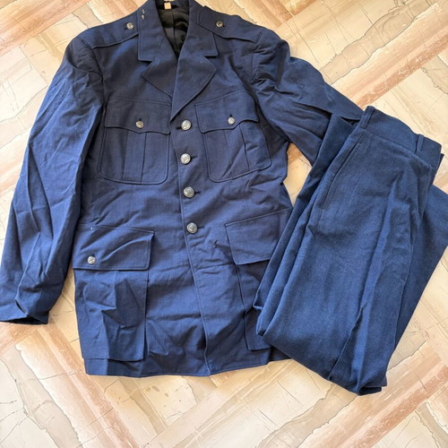 USAF Class A Service Dress Uniform 1968 used Vietnam War
