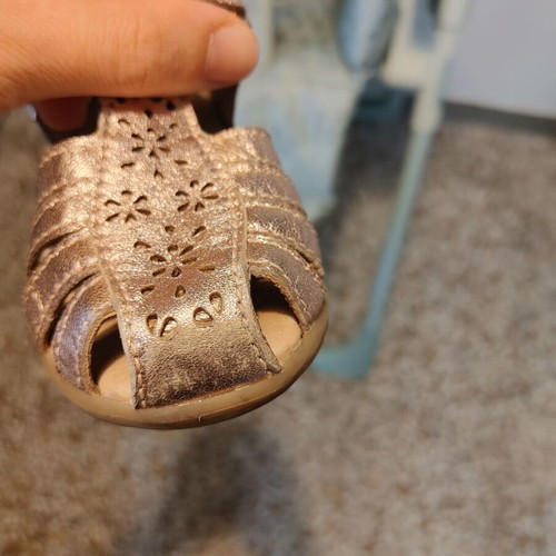 Bobux sandals used size 20 for girls pink metallic leather
