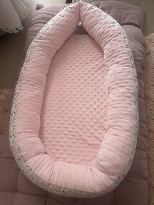 Baby nest like new