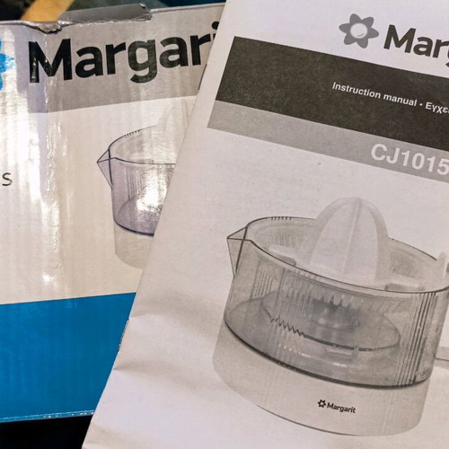 Margarit Citrus Press CJ1015 electric juicer 20 Watt 0.5 liter like new