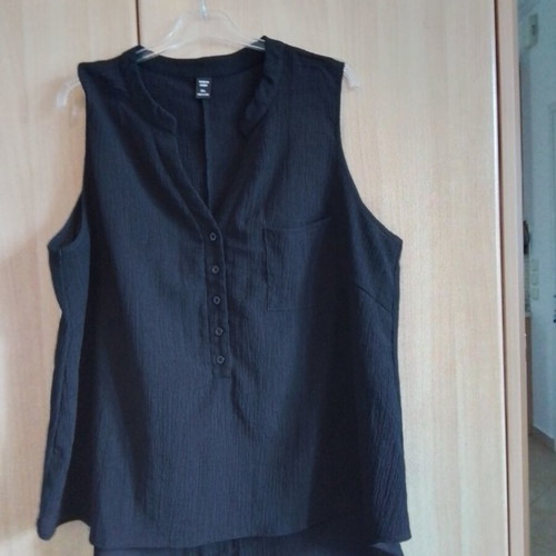 Shein women's black asymmetrical shirt, size XXXL