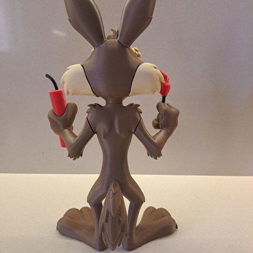 Coyote figure like new, 29cm height