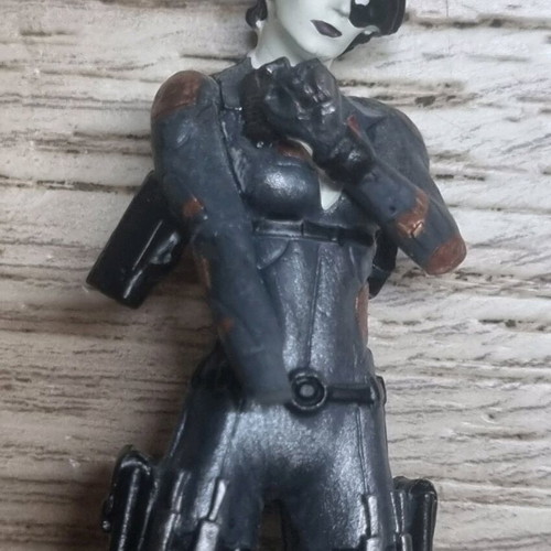 Φιγούρες Domino και Black Panther Marvel Eaglemoss ανακατασκευασμένες