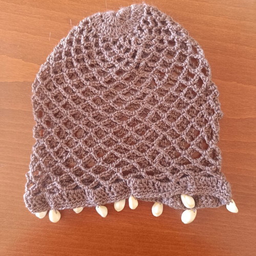 Handmade net hat with shells, new, brown
