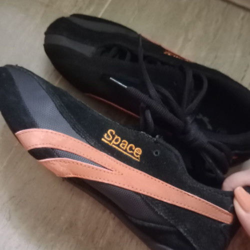 Athletic shoes like new size 38