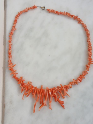 Handmade necklace with coral branches, 50cm