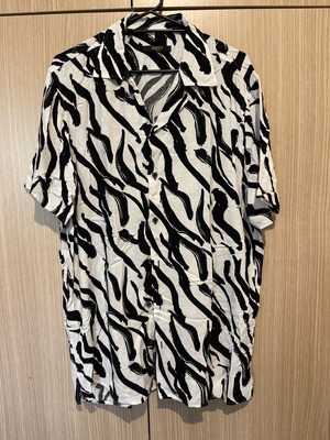 Brand’s short-sleeve printed shirt XXL like new