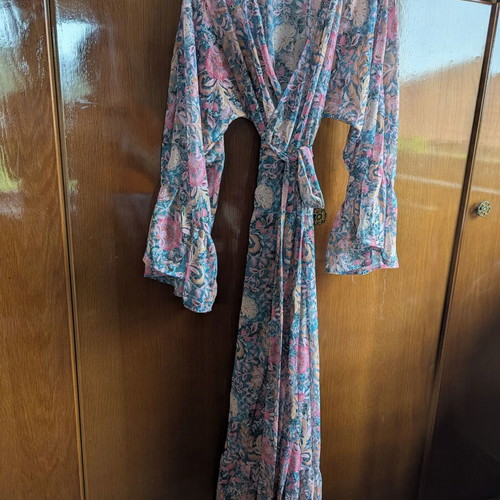 Karafousia kimono dress new, size large, multicolor