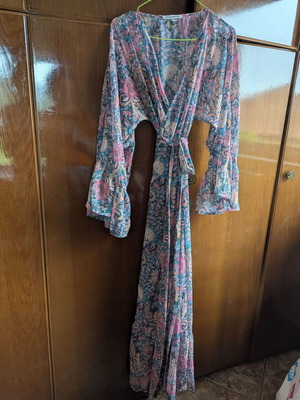 Karafousia kimono dress new, size large, multicolor