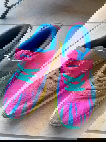 ASICS, 33 νούμερο