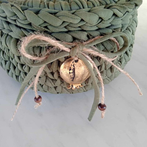 Handmade woven basket like new with lid