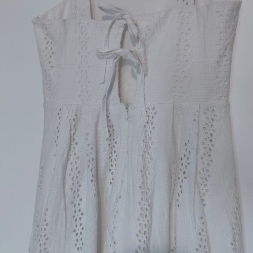 Regalinas dress one size white like new with zipper and lining