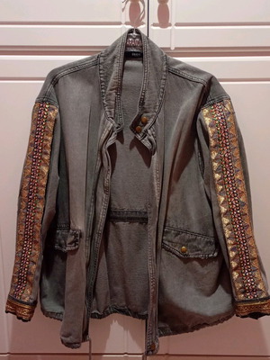 Embroidered denim jacket like new, gray and gold