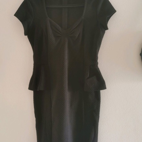 Black dress OWTOW like new, size S