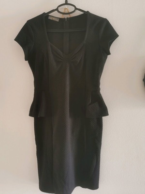Black dress OWTOW like new, size S