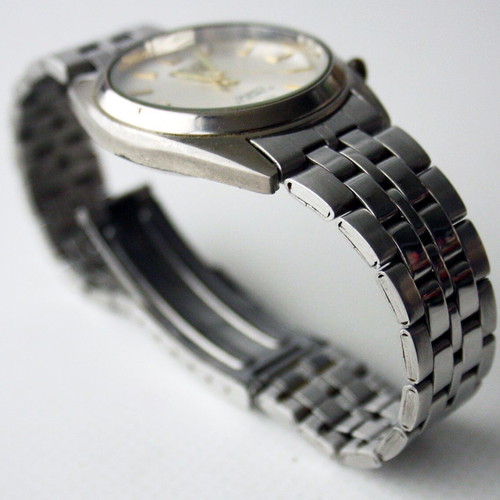 Seiko Quartz 21 Jewels Vintage Wristwatch Japan 2035 0224R2 New Battery