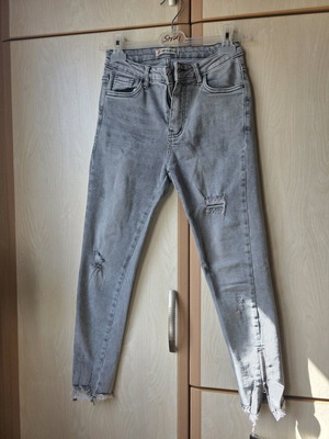 Women's denim jeans with rips like new, gray, size Small