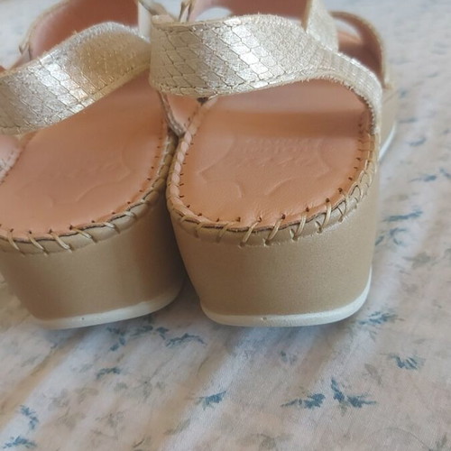 Ovvio Anatomic women's leather sandals size 37 like new, gold