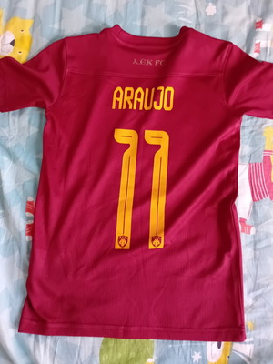Aek Nike 2022 Araujo football jersey like new, kids size