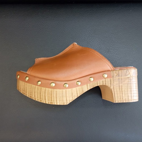 Leather platform sandals new, medium heel, soft leather sole, brown