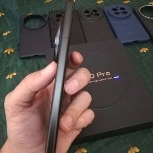Vivo X200 Pro Global edition like new with 16GB RAM and 512GB storage