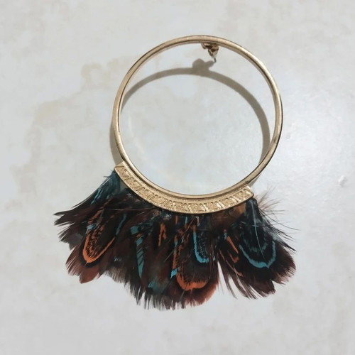 Zara statement feather earrings like new, large gold colorful