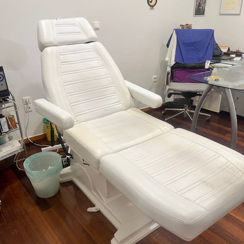 Electric aesthetic chair with 3 motors and remote control