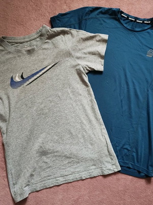 Pack of 2 Nike, Admiral t-shirts used, 137-147 cm, 8-10 years