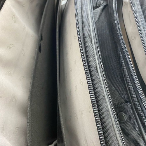 Carpisa professional briefcase used with wheels and handle