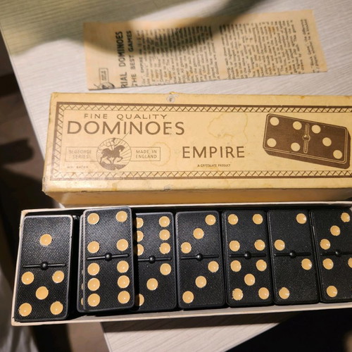 Dominoes Empire Made England collectible like new 1959