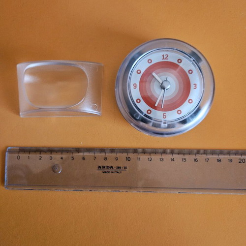 Table clock like new, analog