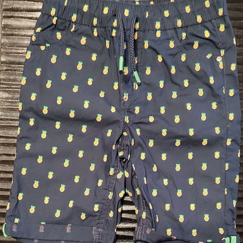 Boys' shorts like new pack of 3 for ages 5-6