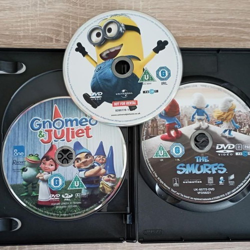 Despicable Me, Gnomeo & Juliet, The Smurfs DVD like new, 3-film box set