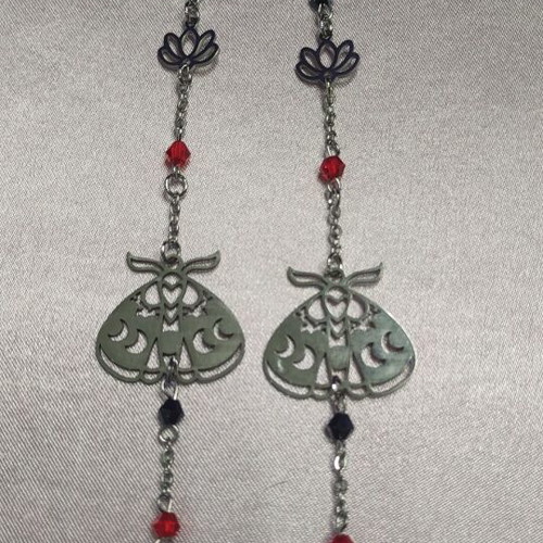 Handmade glasses chain with gothic elements and glass beads new