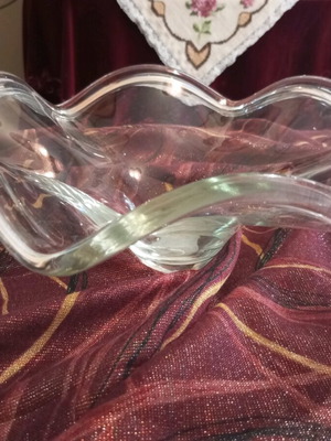 Glass serving platter like new, diameter 30cm and height 12cm, Made in Italy
