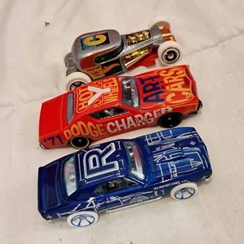 Hot Wheels toy cars like new