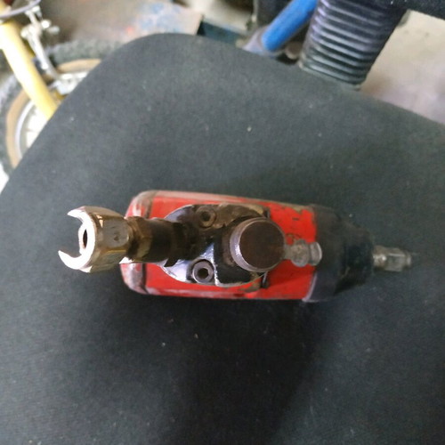Car Air Impact Wrench used with sockets