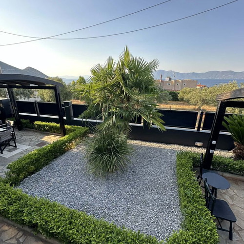 Stefanos Apartment Detached House with Sea View 600m from Beach in Loukisia
