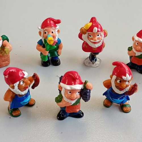 Collectible figures with dwarfs from Kinder Surprise eggs 1994, like new, set of 9