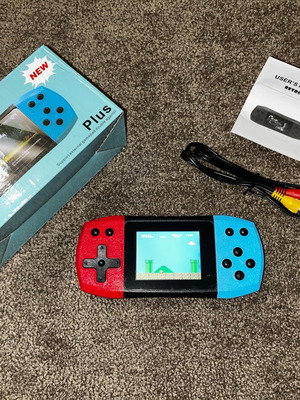 Portable console with 620 games new, color screen