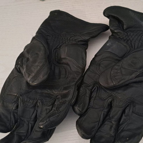 Dainese leather motorcycle gloves used, size medium