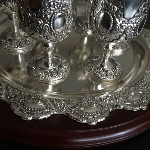 Silver-plated tray with wooden frame and carved glasses, new
