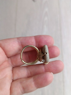 Ring with stone like new