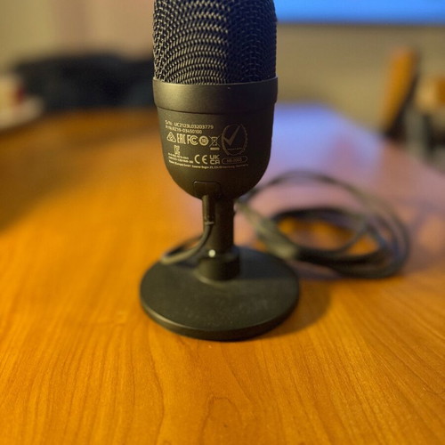Razer Seiren Mini USB microphone black like new