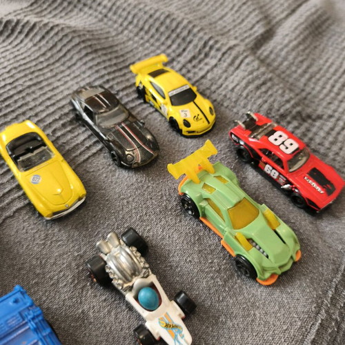 Hot Wheels toy cars used, pack of 8 authentic