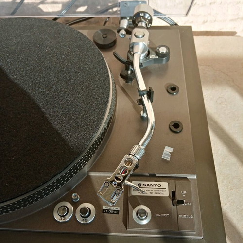 Sanyo turntable used, direct drive, repair needed