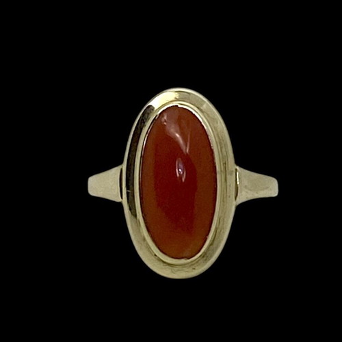 Gold ring with Mediterranean coral like new