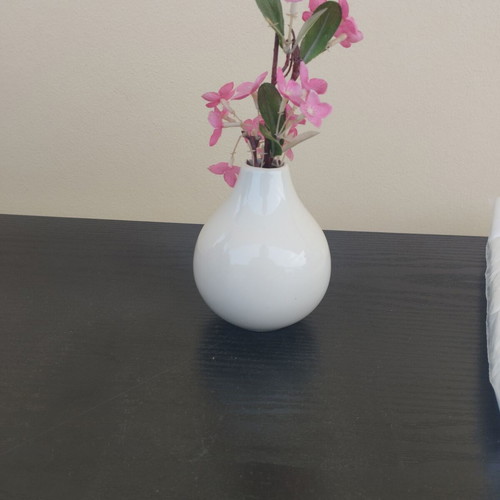 Decorative porcelain vase like new, 9 cm height